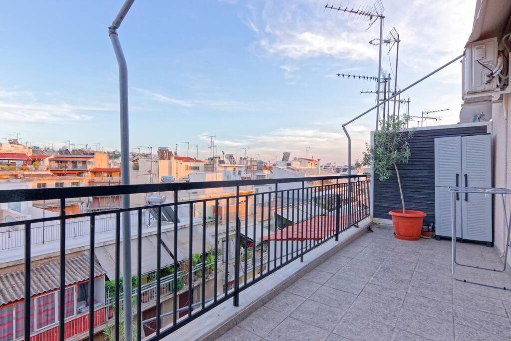 Big Terrace Near Metro And Athens Center Apartment Exterior photo