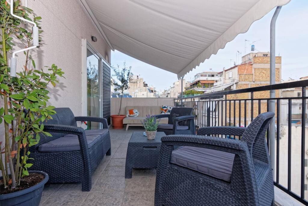 Big Terrace Near Metro And Athens Center Apartment Exterior photo